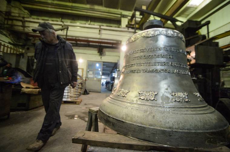 Így készül Keresztúr új nagyharangja