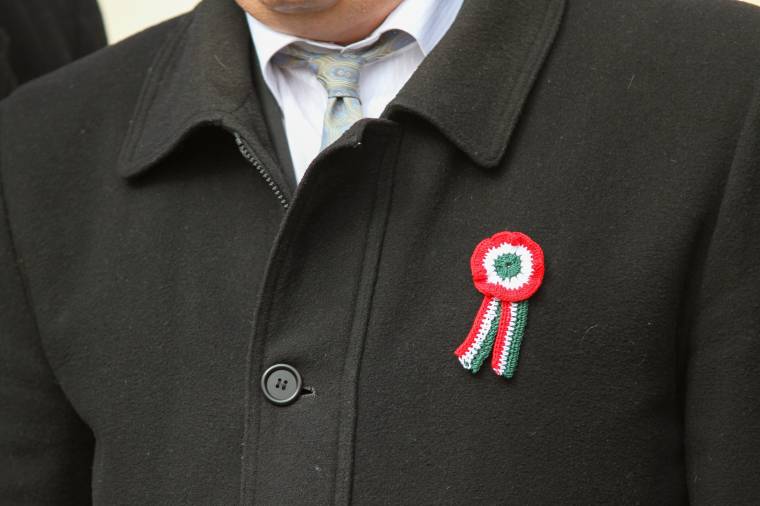 Rendhagyó közös himnuszéneklésre hívnak március 15-én
