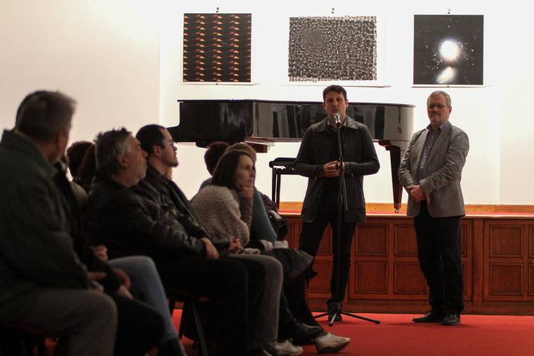 Csak a városzászló maradhat Gyergyószentmiklóson