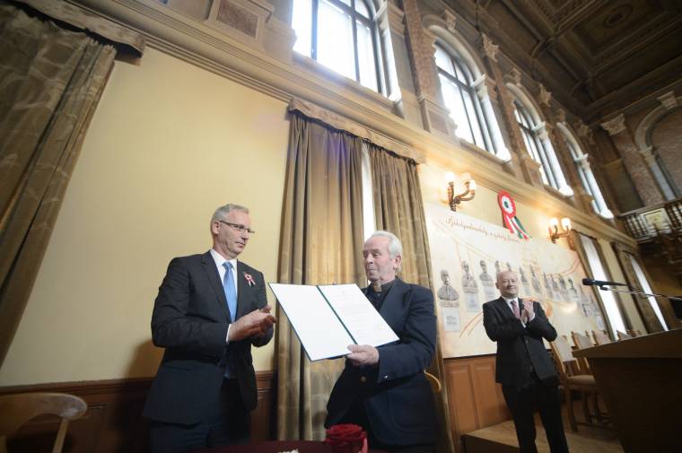 Megtartott ígéret: udvarhelyi iskolák támogatására szerződtek