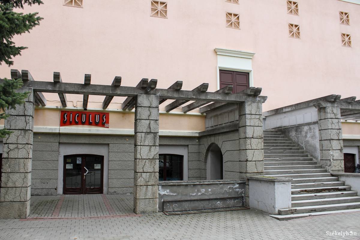 Hamarosan újraszabják a hónapok óta zárva tartó Siculust &bullet;  Fotó: Pál Árpád