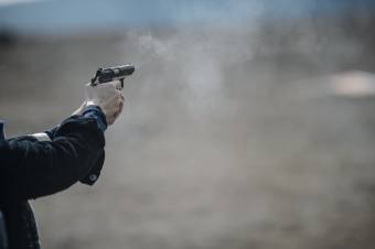 Baltával támadt csendőrre egy férfi, lőfegyverrel ártalmatlanította egy rendőr