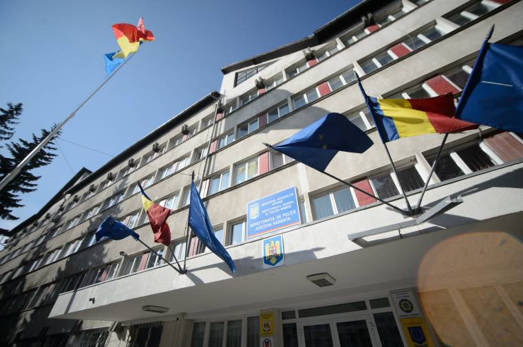 Azt akarják elérni, hogy biztosítsák a magyar nyelv használatát a rendőrségeken