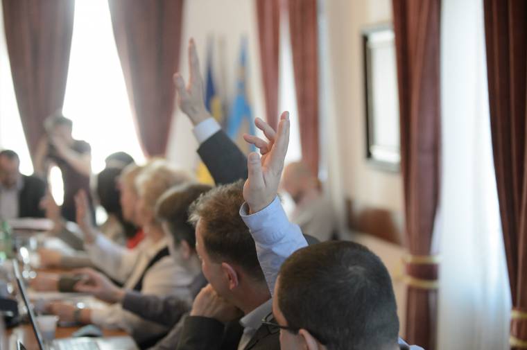 Udvarhelyi költségvetés: prioritás a parkolási gondok megoldása