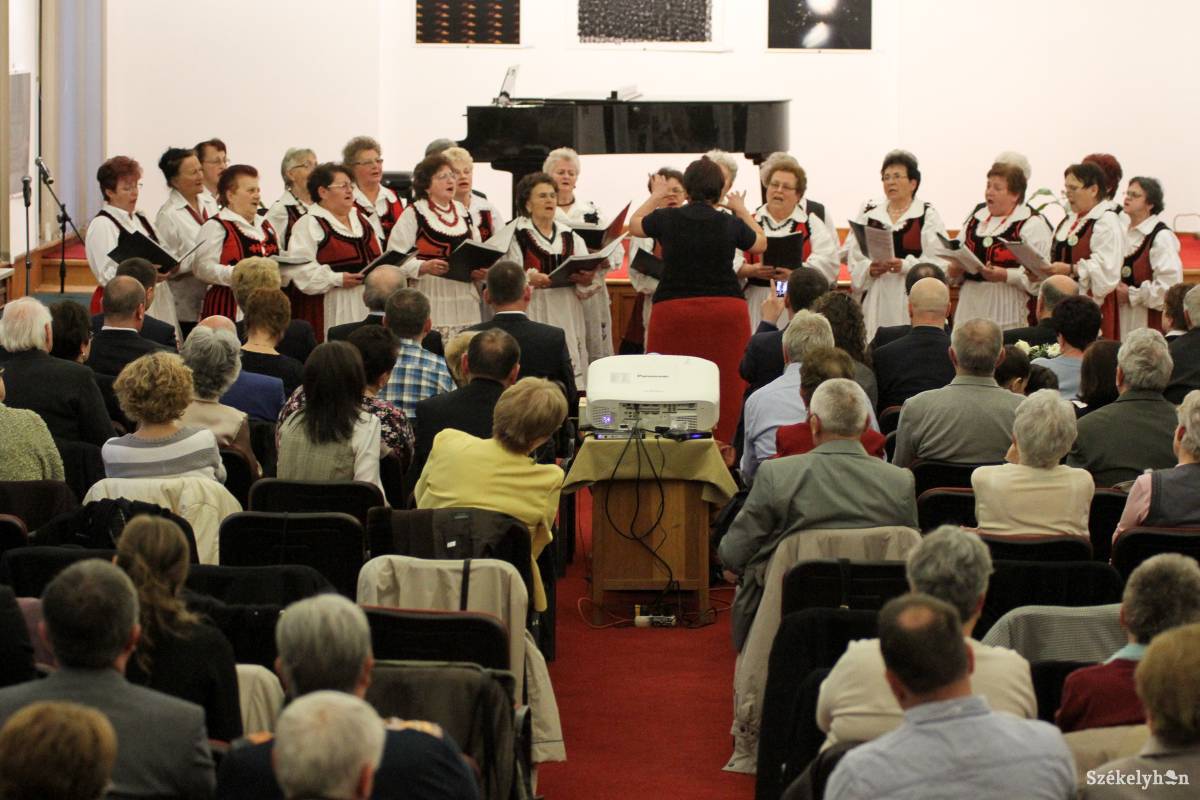 &bullet;  Fotó: Pál Árpád