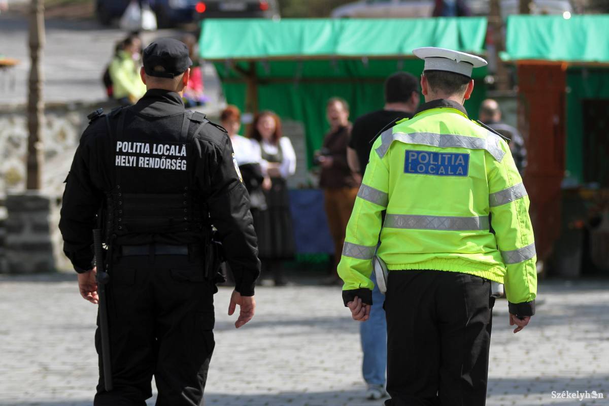 Járőrszolgálat. Fő a közbiztonság. Archív •  Fotó: Pál Árpád