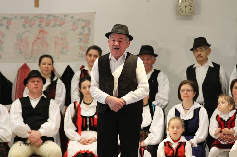 Hagyományos családmodell a színpadon