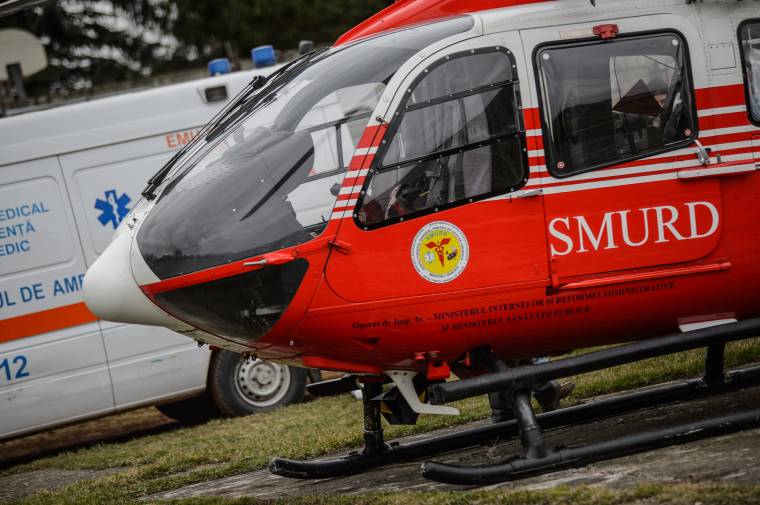 Öt gyerek megsérült Galac megyében, amikor egy ittas sofőr belehajtott egy népünnepélybe
