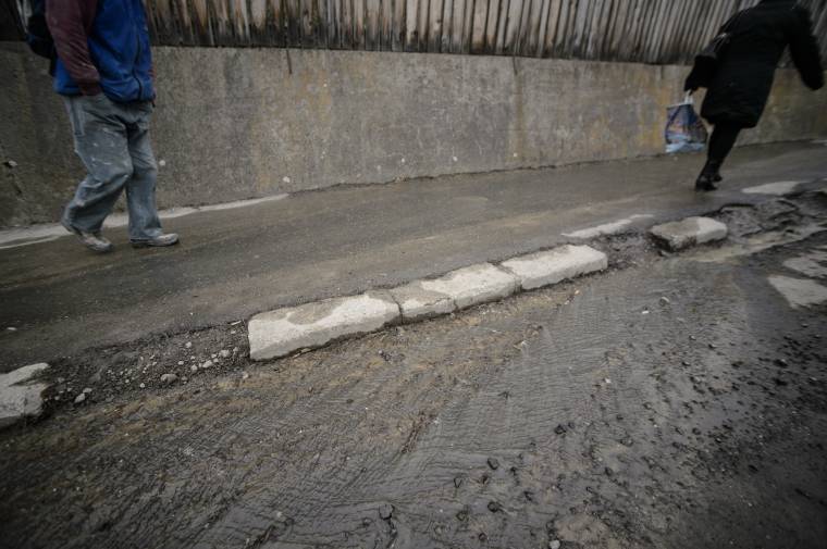 Feltört a víz a Függetlenség utcában – keresik a megoldást