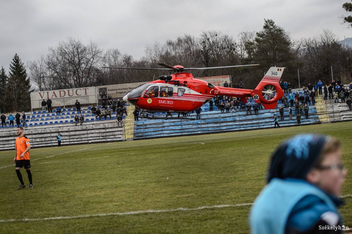 Jelenleg csak a sportpályáról tudják elszállíttatni helikopterrel a pácienseket. Illusztráció •  Fotó: Barabás Ákos