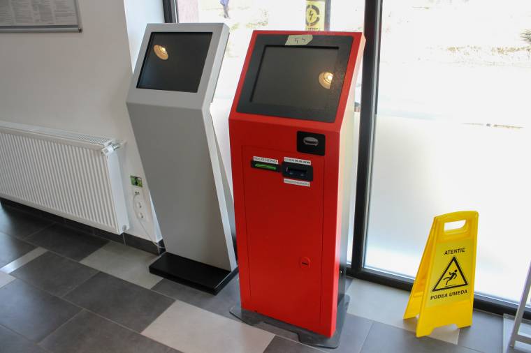 Pénztáros helyett automata veszi el a számla ellenértékét az áramszolgáltatónál Székelyudvarhelyen