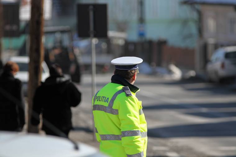 Ittas, jogosítvány nélküli sofőr próbált elmenekülni a rendőrök elől Lövétén