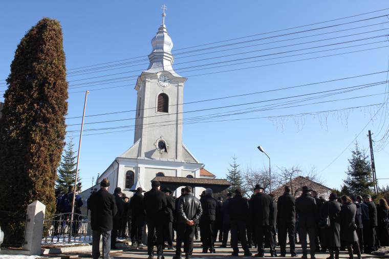 Hogyan lehet feldolgozni a gyászt, az emberi élet szomorú velejáróját?