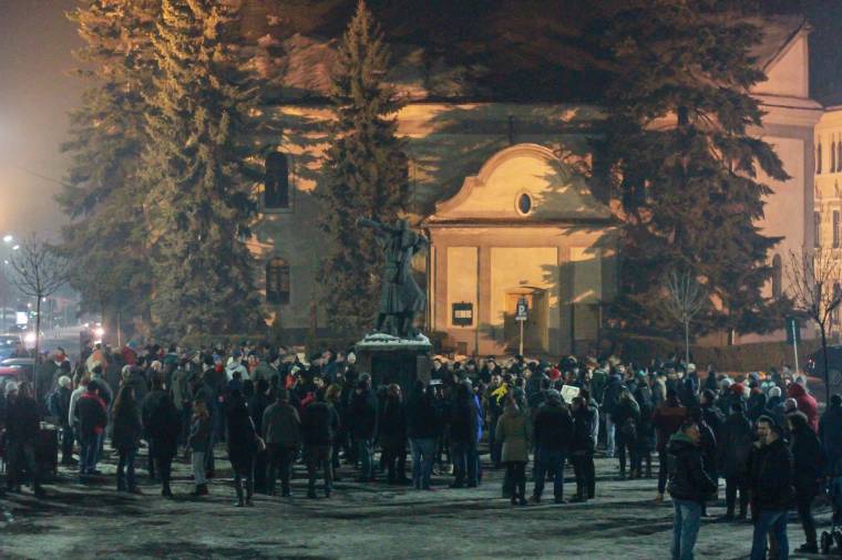 Székelyudvarhelyen még rovásírással is megfogalmazták véleményüket