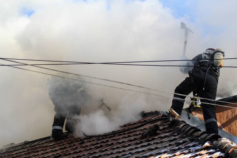 Országszerte több mint ezerszer avatkoztak be a tűzoltók