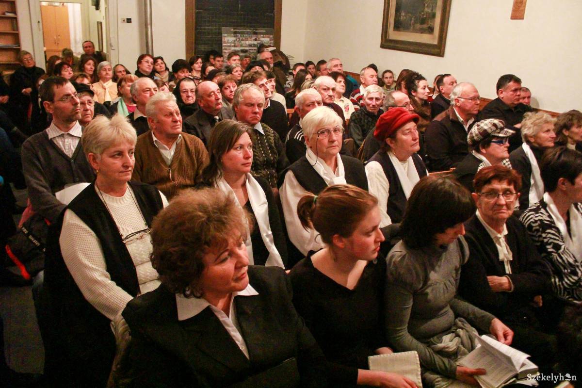 Minden évben más-más ország keresztény asszonyainak életével ismerkednek meg az ökumenikus női világimanap résztvevői. Archív •  Fotó: Pál Árpád