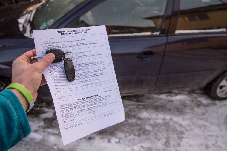 Eladta, majd „visszavette” autóját – most eljárás indul ellene