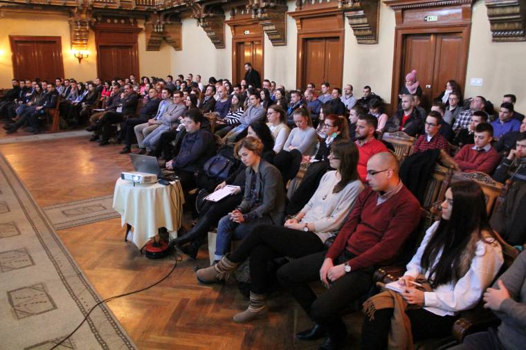 Most kell vállalkozni, fiatalok!