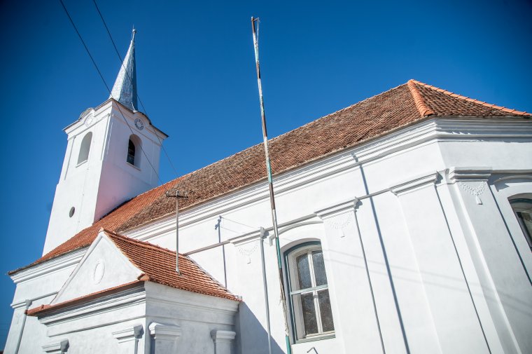 „Újjászületett” a nagykadácsi unitárius templom