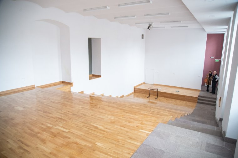 Aula az alagsori kazánházból
