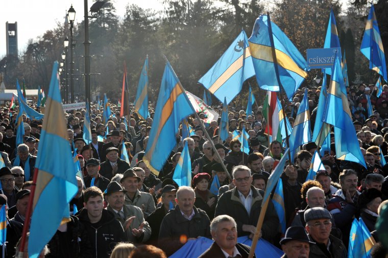 Megosztja az SZNT-t a székely identitás kérdése: dúl a vita, megy az árulózás a népszámlálás kapcsán