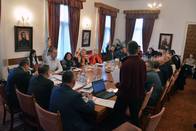 Vitáztak szemét- és adóügyben, végül nem szavazták meg ezeket a határozattervezeteket