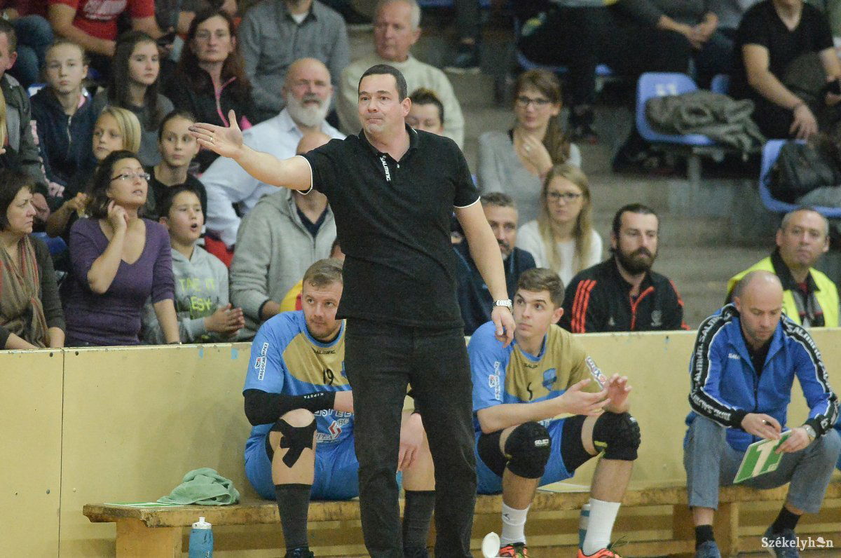 Az edzőnek meggyűlt a baja a sérülésekkel, de szerencsére az ifjúsági játékosok kitűnően pótolták a tapasztaltabb játékosokat. Archív •  Fotó: Barabás Ákos