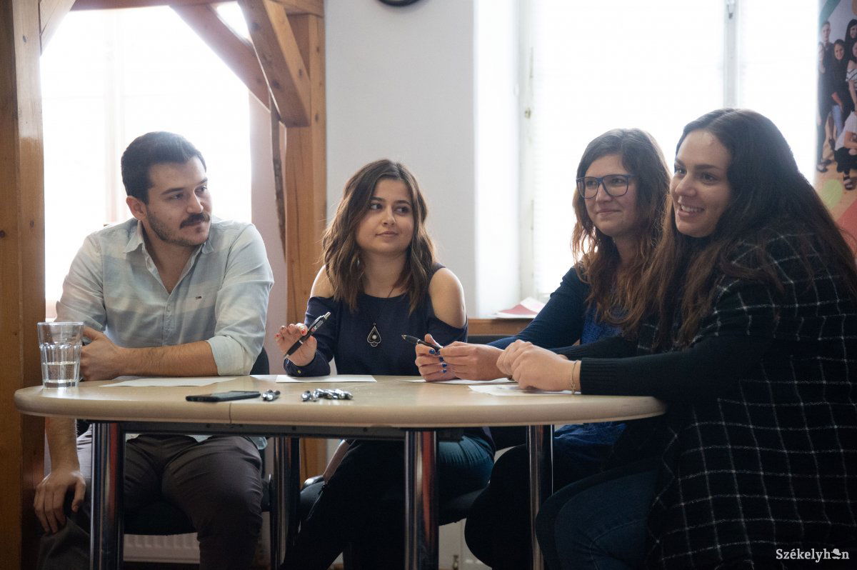 Gökhan, Esra, Merci és Zsuzsi nagyon jól érzik magukat Székelyudvarhelyen • Fotó: Barabás Ákos