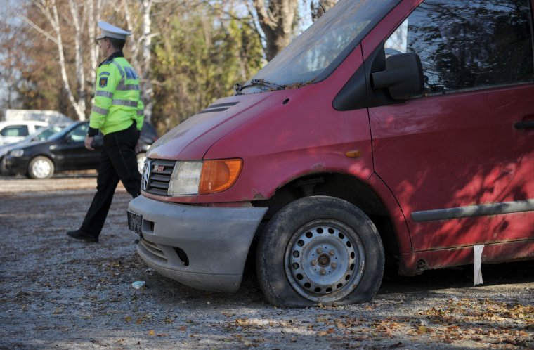 Városszerte sok a gazdátlan autó – a lakosság segítségét kéri az önkormányzat 