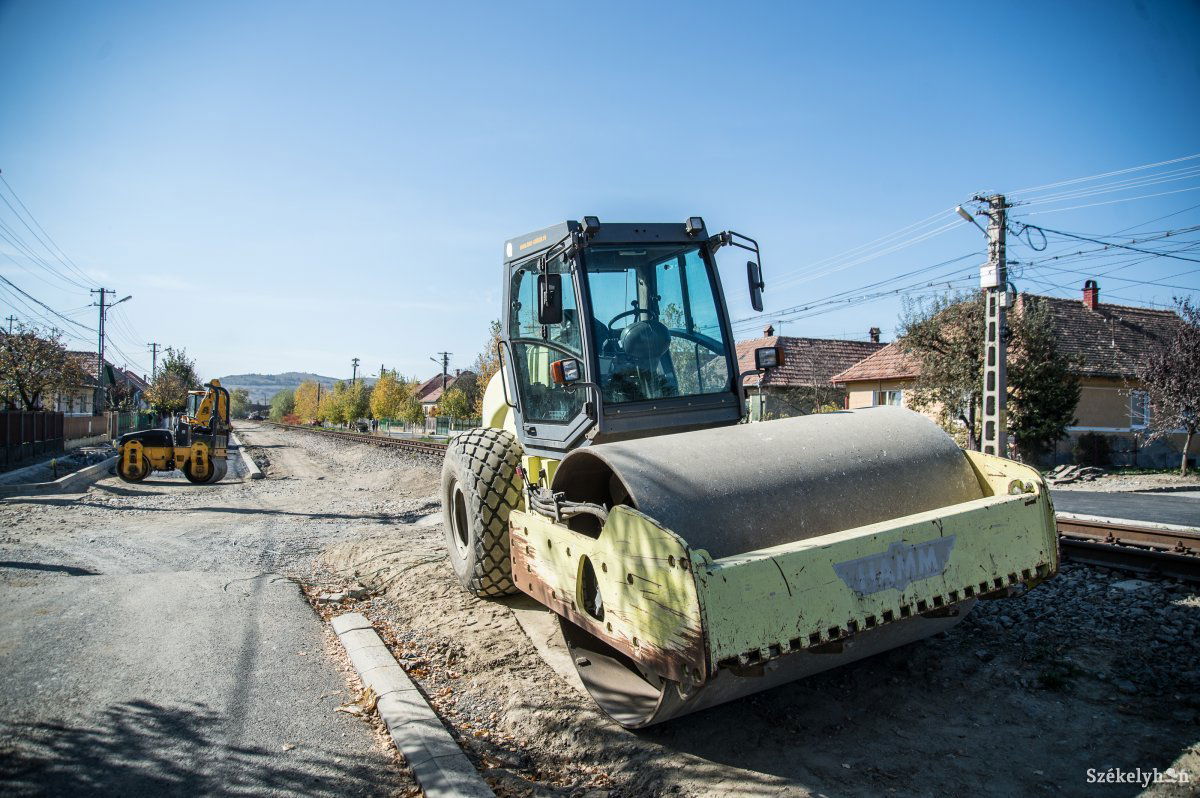 Két nagyobb utcában még idén befejeződhet a modernizálás – csupán az időjáráson múlik •  Fotó: Barabás Ákos