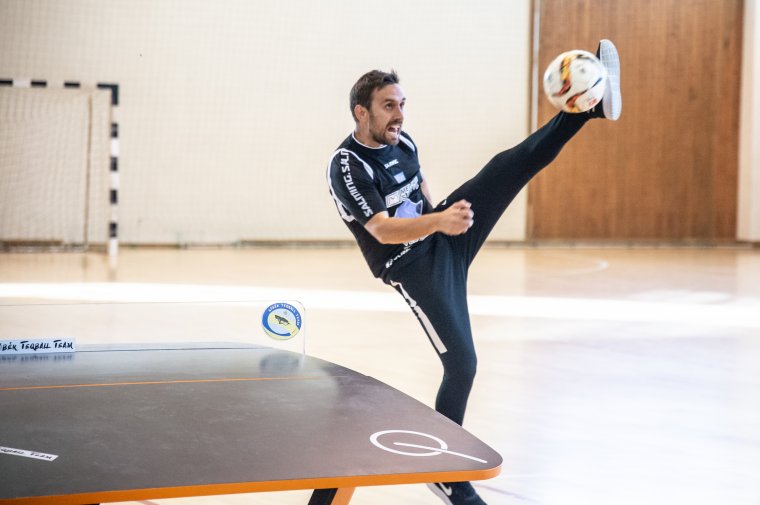 Felfoghatatlan, hogy a világ legjobbja teqballban Szécsi Barna