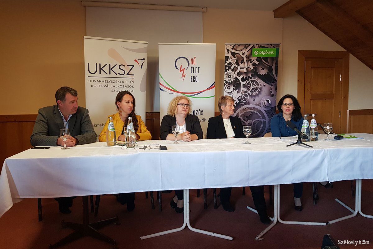 A kezdeményezők nem titkolt célja vállalkozásra ösztönözni az erdélyi nőket •  Fotó: Kovács Eszter