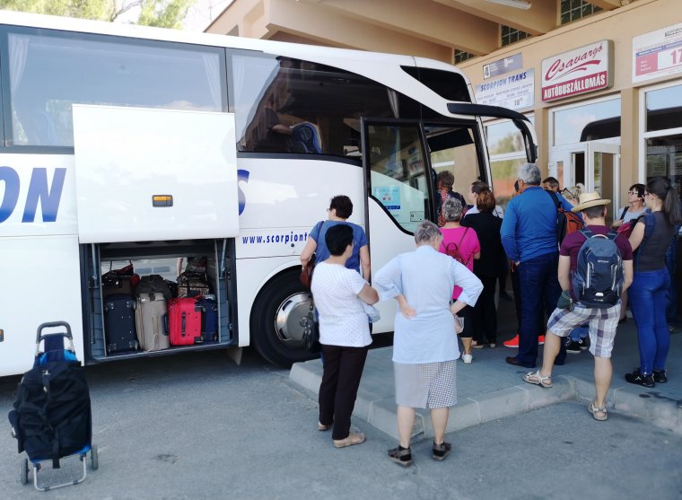 Egy kiürülő ország magára hagyott állampolgárai