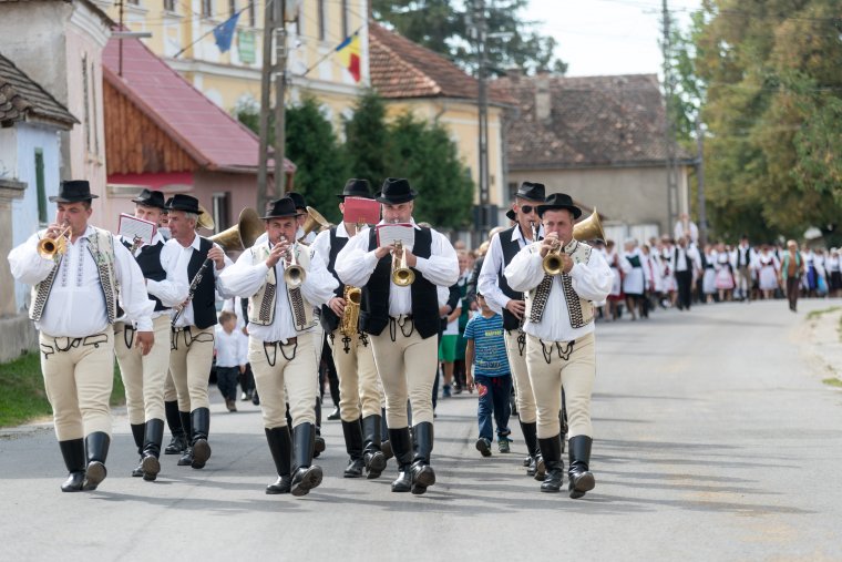 Népviseletben ünnepel Udvarhelyszék szombaton