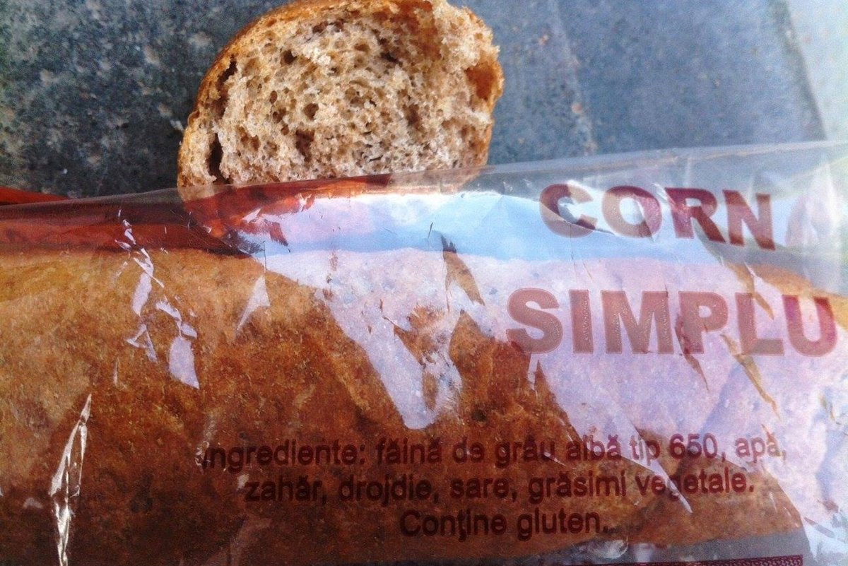 Csak a szokásos: ehetetlen a péktermék • Forrás: Facebook 