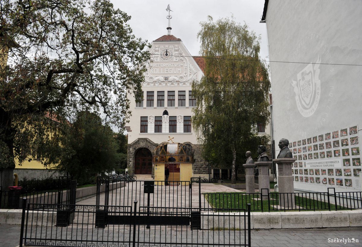 A református kollégium vezetőtanácsa nem helyezné vissza állásába a testi fenyítést alkalmazott tanárt •  Fotó: Beliczay László