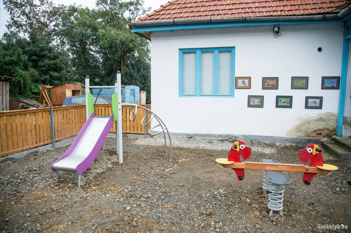 Minőségi és biztonságos játékszereket vásárolt az önkormányzat •  Fotó: Barabás Ákos