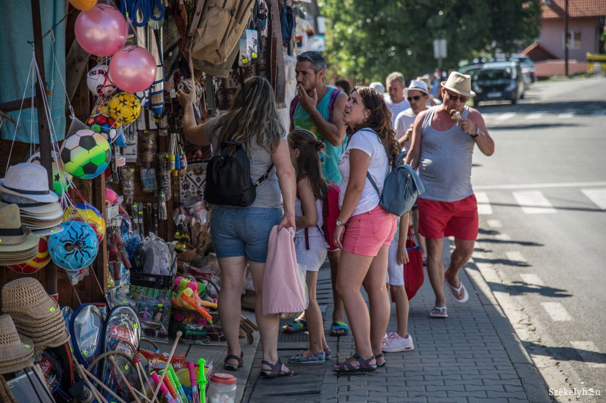 Boldog békeidők a pandémia előtt. Erre a pezsgésre még várni kell, de a nyár közeledtével egyre bizakodóbbak a vendéglátók •  Fotó: Barabás Ákos