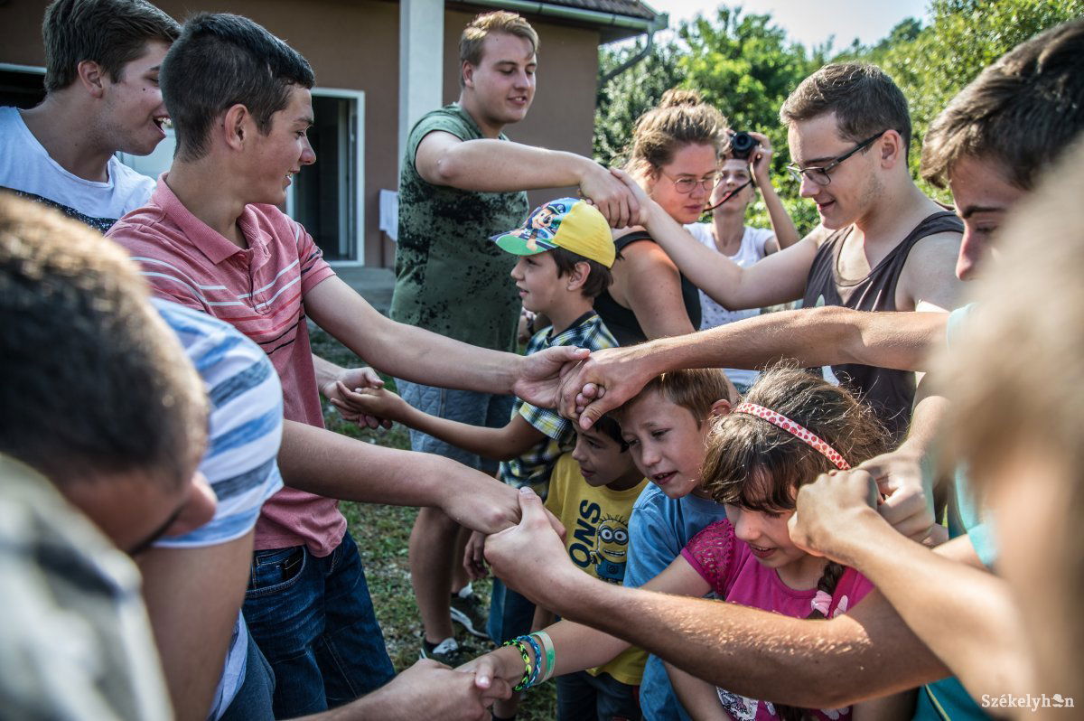 Mindannyiuknak felejthetetlen a patakfalvi gyermekekkel töltött nap &bullet;  Fotó: Barabás Ákos