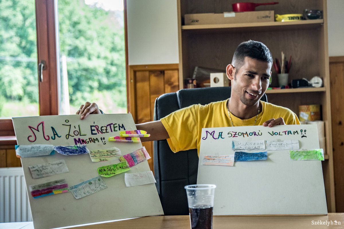 „Sorstársukként” a gyermekotthonokban nevelkedő kicsiknek kívánt örömet szerezni a tábor megszervezésével Csányi Attila, a TEE elnöke. A gyerekek visszajelzéseire is nagy hangsúlyt fektetett: az erre kijelölt táblákon bárki megoszthatta gondolatait &bullet;  Fotó: Barabás Ákos