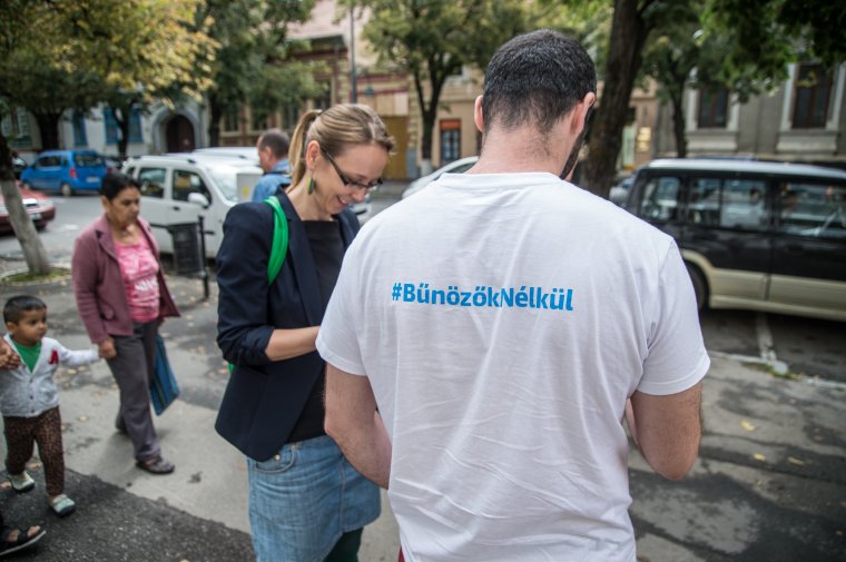 Büntetőügyesek nélküli közéletet: 800 ezer aláírás gyűlt össze