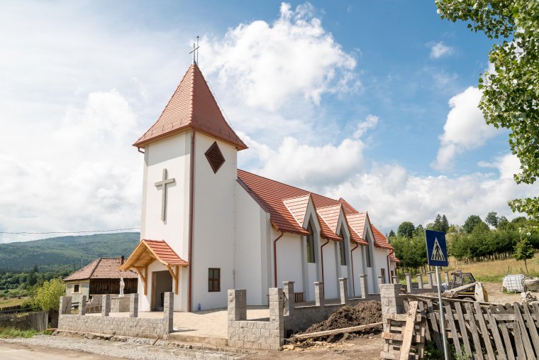Felszentelik Sikaszó új templomát