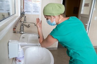 Kiharcolta a szakszervezet – nőnek a bérek az egészségügyi rendszerben
