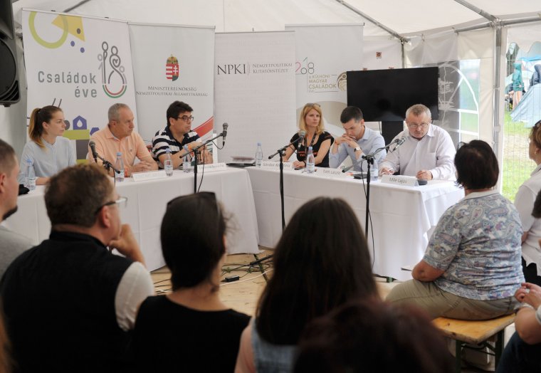 Tusványos: jó irányba változott a választási törvény