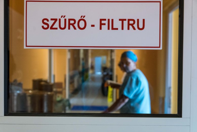 Jövő év elején születhet ítélet a bérpótlékcsökkentés miatt indított Sanitas-perben