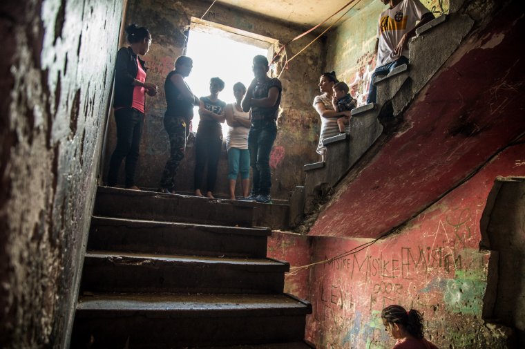 Óriási kontraszt ajtón kívül és belül az udvarhelyi nyomortanyán