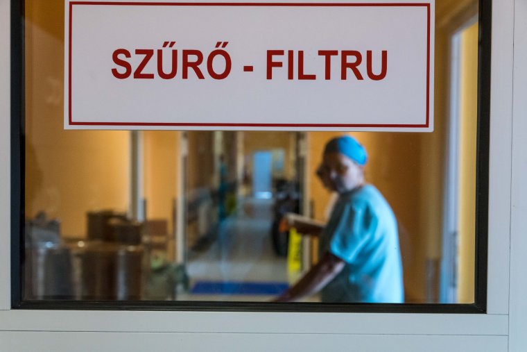 Jövő év elején születhet ítélet a bérpótlékcsökkentés miatt indított Sanitas-perben