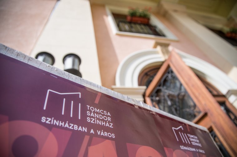 Az évad első két bemutatójára készül a Tomcsa Sándor Színház