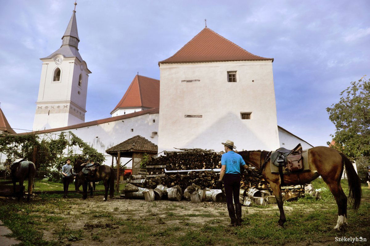 &bullet;  Fotó: Beliczay László
