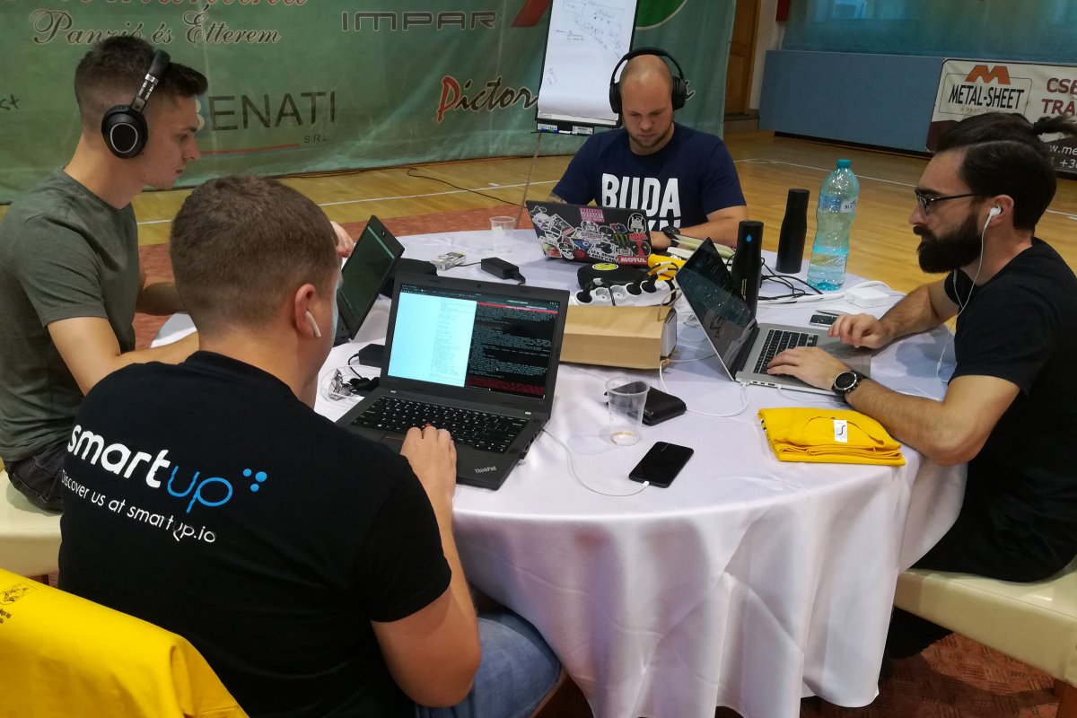 Kisebb-nagyobb szünetekkel 49 órán át zajlik majd a munka a Rákóczi Centerben. Archív •  Fotó: Nagy Vanda